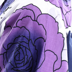 白×紫 白地にダイナミックなバラと淡い色味が優しく印象的なモダン