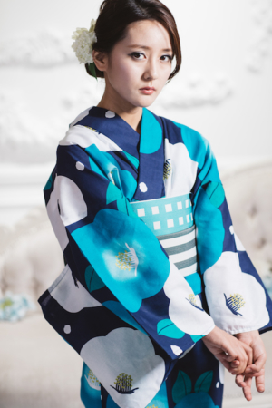 紺×水色×白 紺地にレトロな丸椿が可愛いく爽やかな7点セット | YUKATA